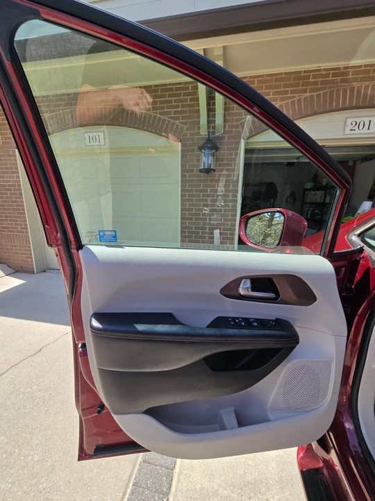 2017 Chrysler - Image 14 of 21