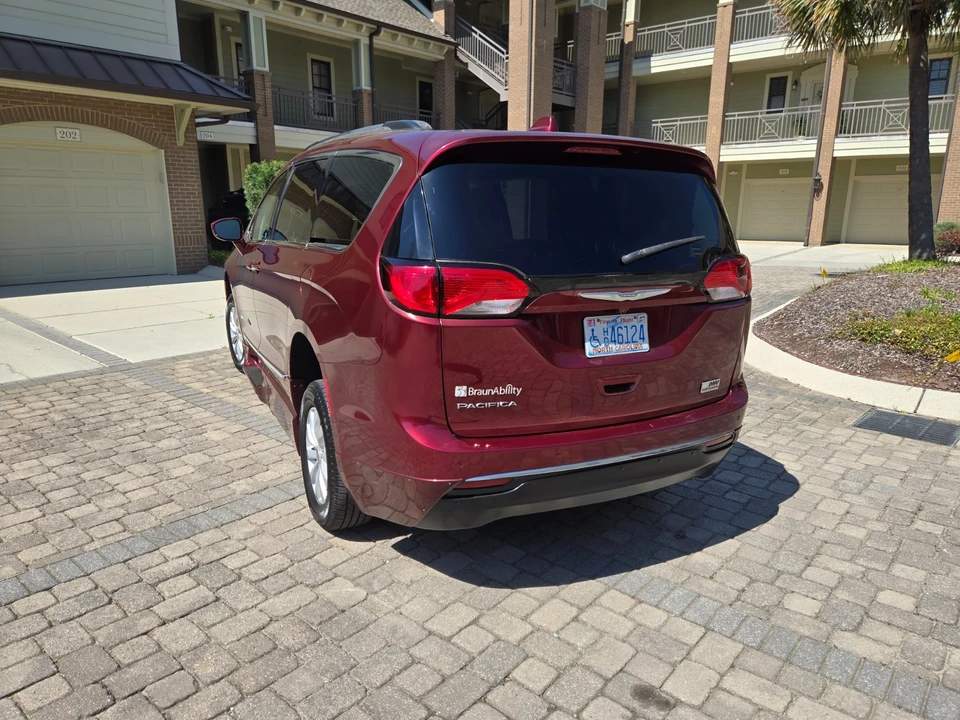 2017 Chrysler - Image 13 of 21