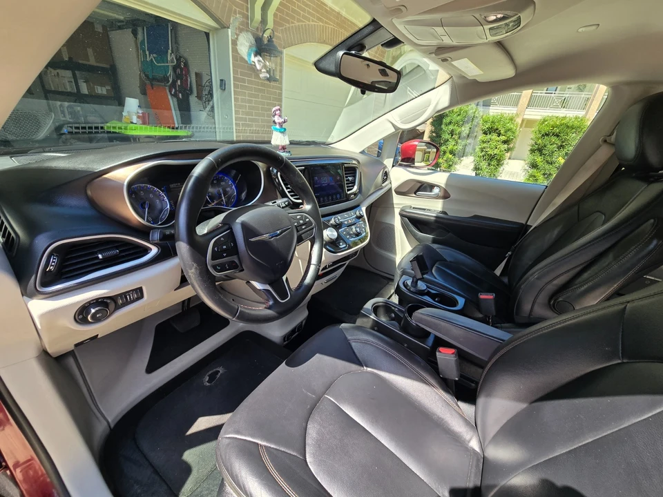 2017 Chrysler - Image 15 of 21