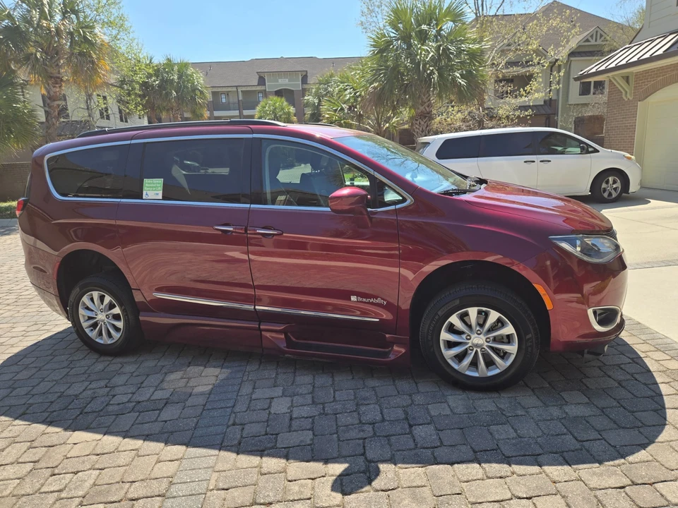 2017 Chrysler - Image 5 of 21