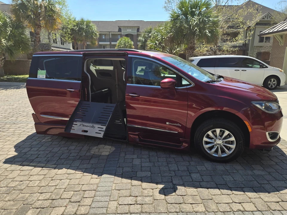2017 Chrysler - Image 3 of 21