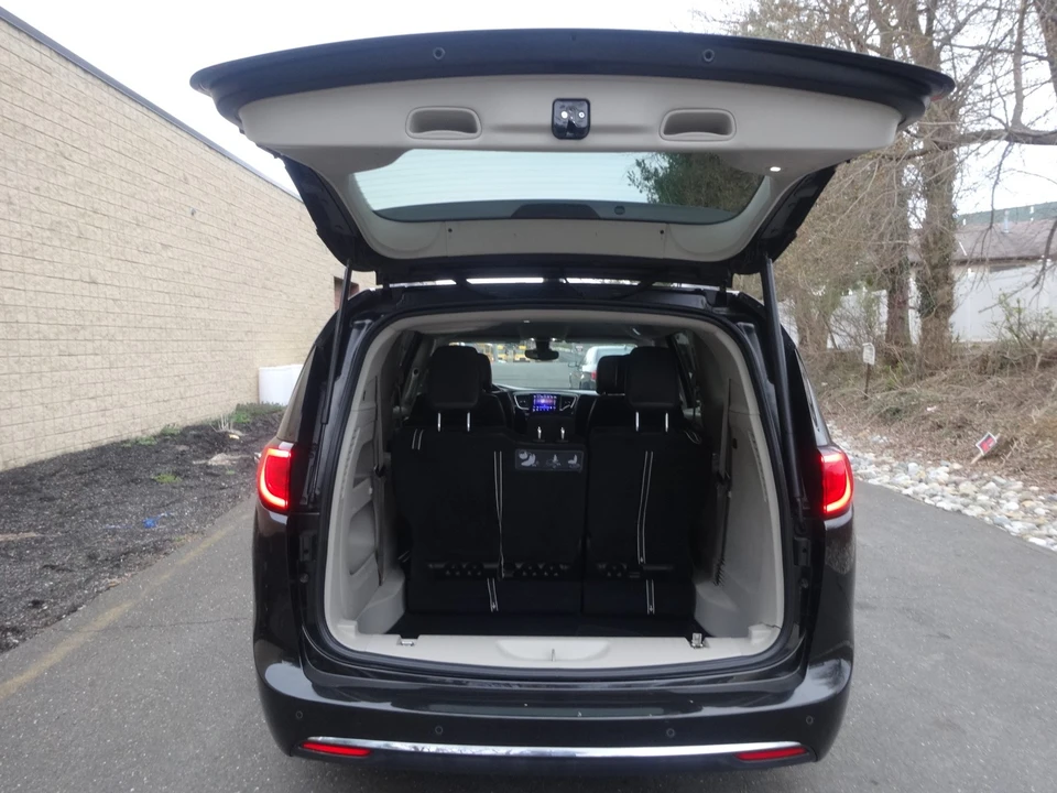 2017 Chrysler - Image 14 of 20