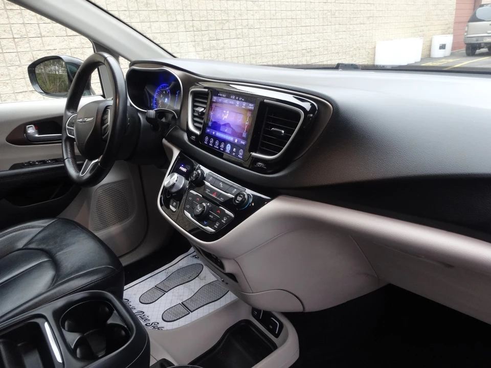 2017 Chrysler - Image 11 of 20