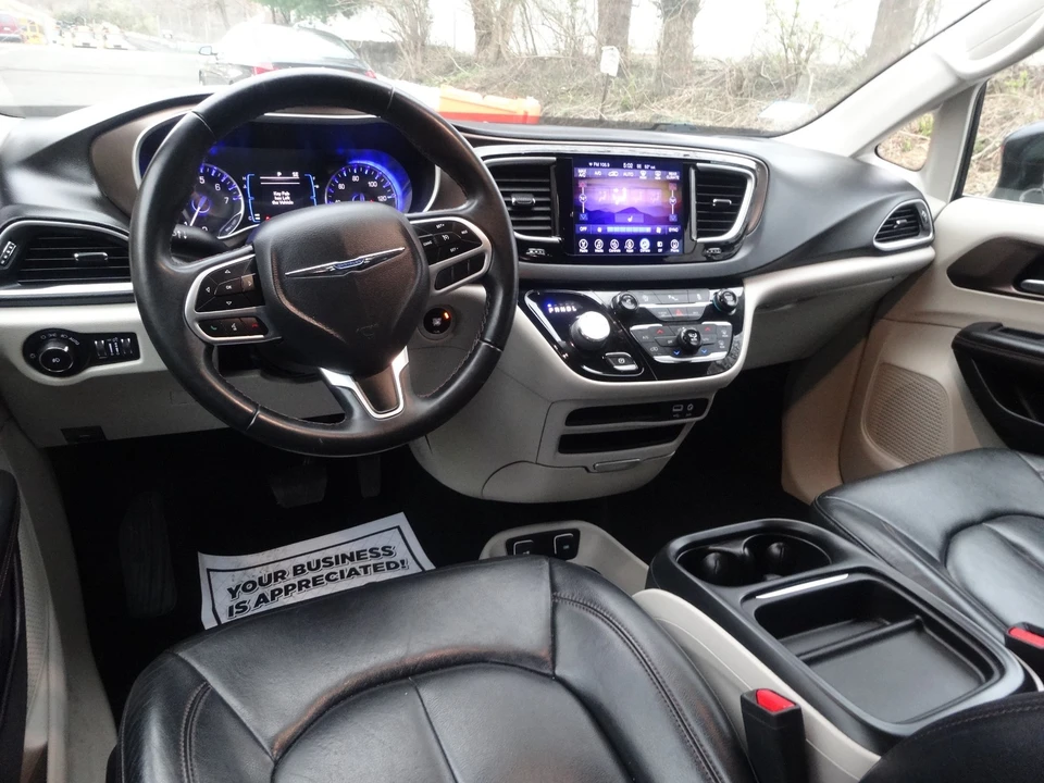 2017 Chrysler - Image 16 of 20