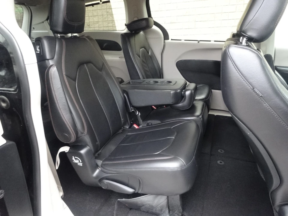 2017 Chrysler - Image 12 of 20