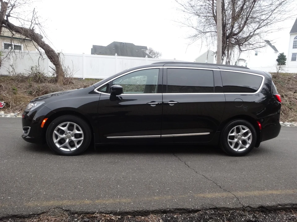 2017 Chrysler - Image 8 of 20
