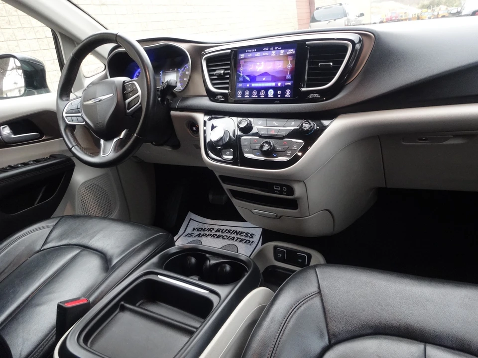 2017 Chrysler - Image 13 of 20