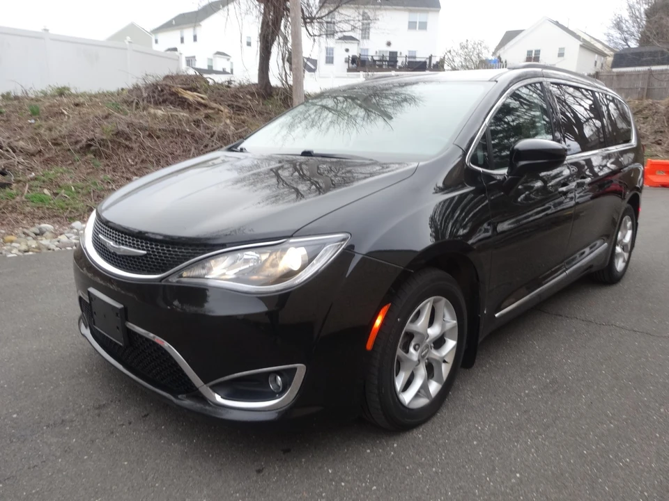 2017 Chrysler - Image 2 of 20