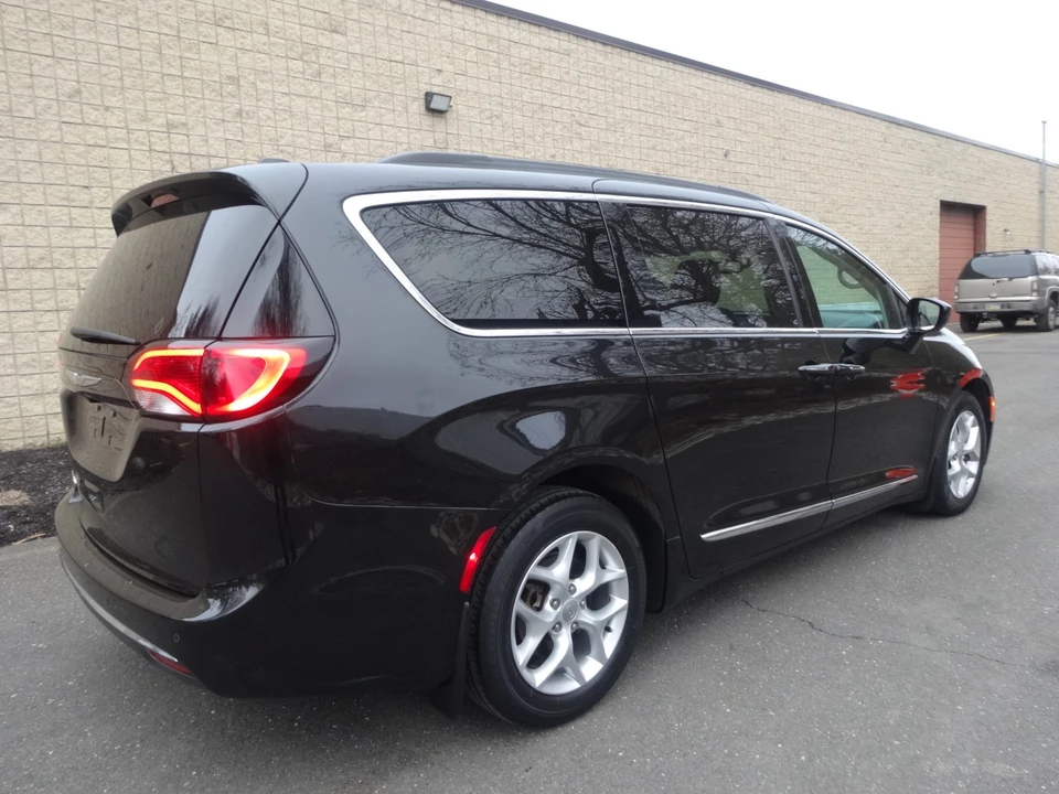 2017 Chrysler - Image 5 of 20