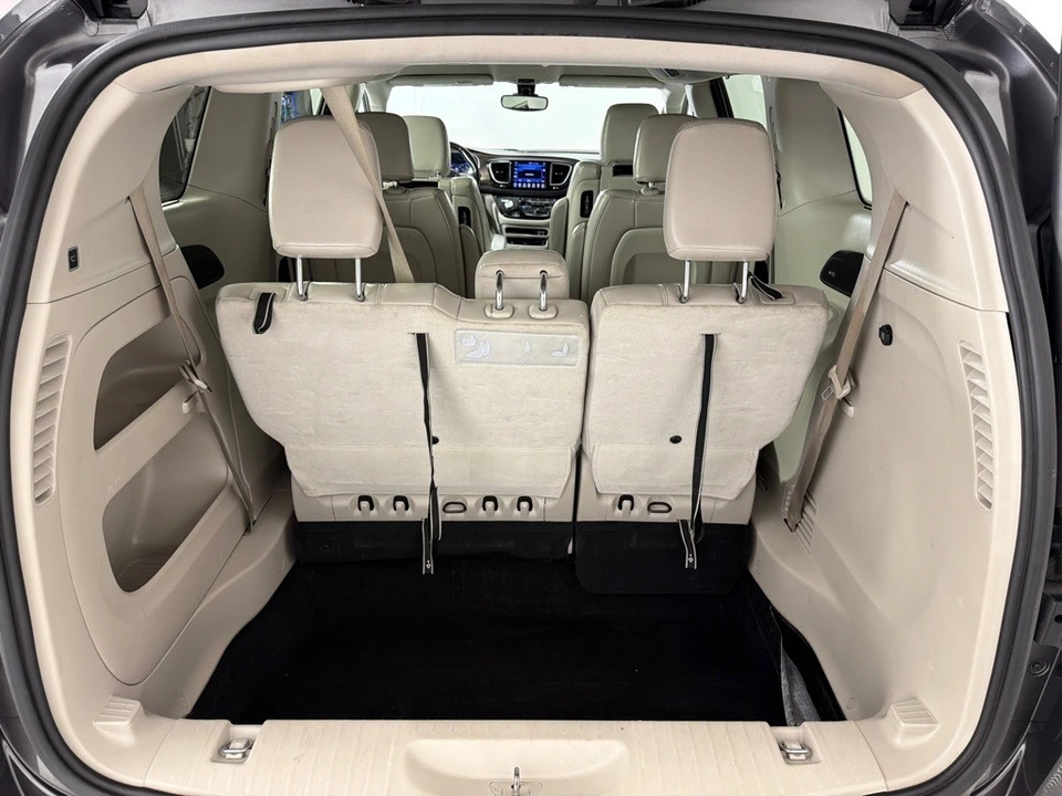 2017 Chrysler - Image 20 of 21