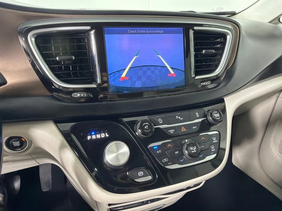 2017 Chrysler - Image 16 of 21