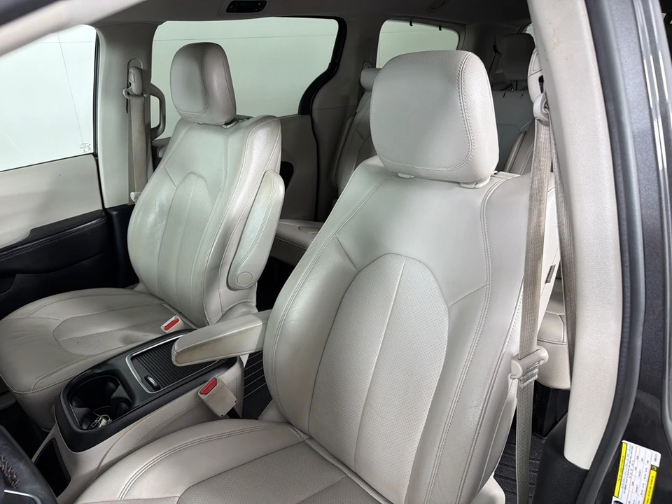 2017 Chrysler - Image 12 of 21
