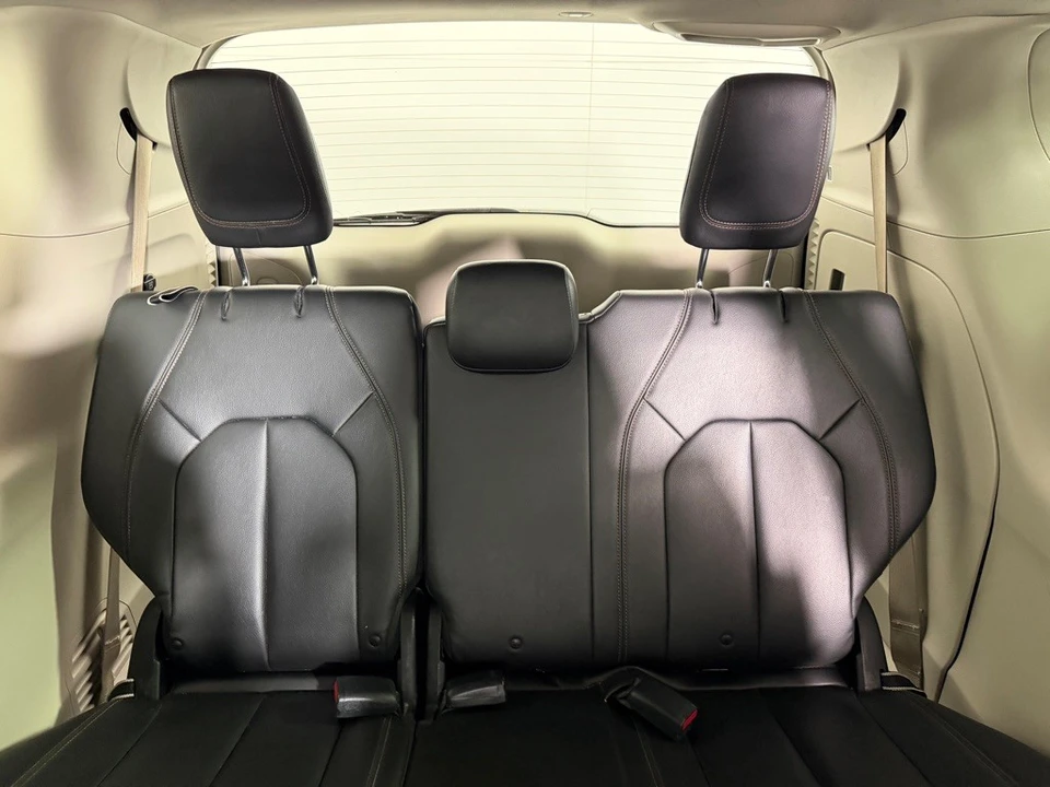 2017 Chrysler - Image 20 of 21