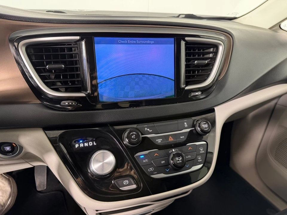2017 Chrysler - Image 15 of 21