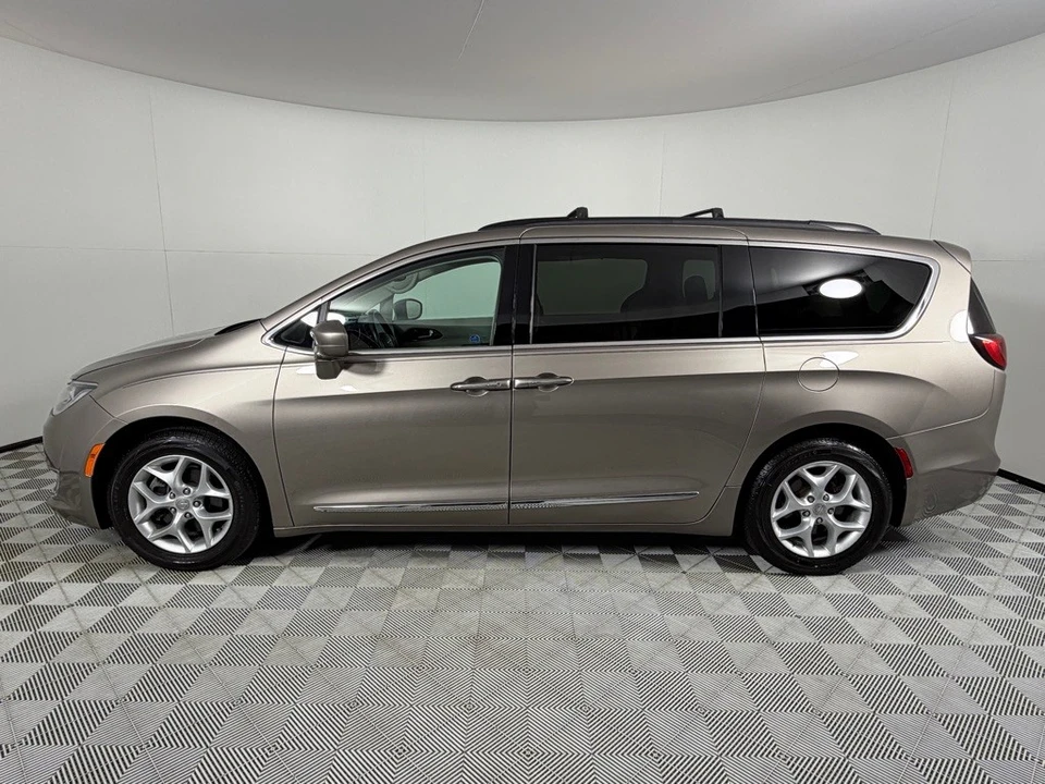 2017 Chrysler - Image 8 of 21