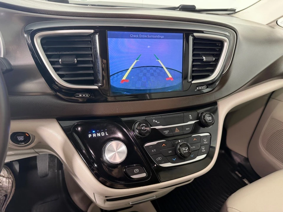 2017 Chrysler - Image 16 of 21