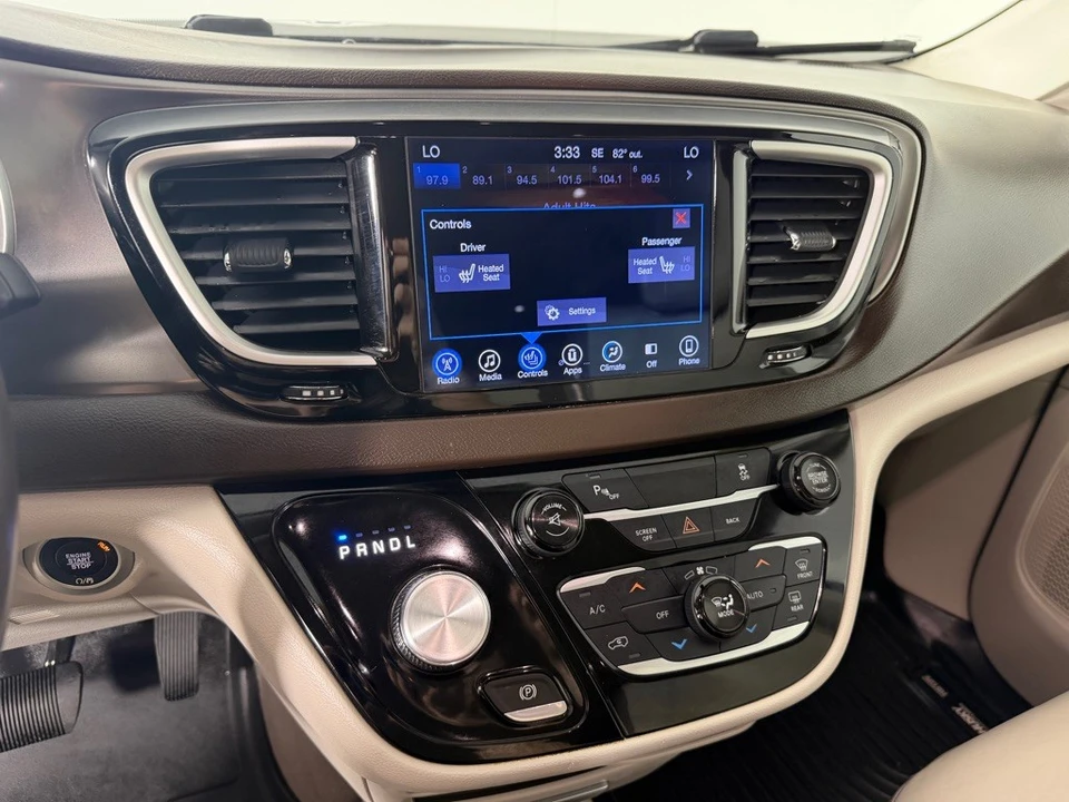 2017 Chrysler - Image 17 of 21