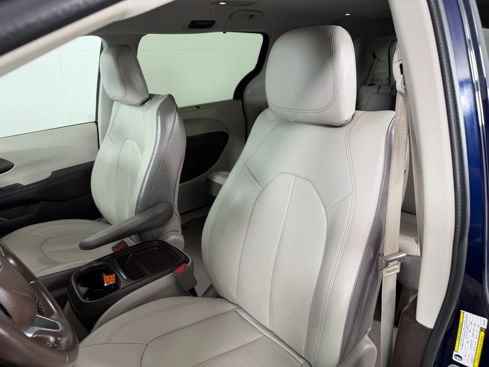 2017 Chrysler - Image 13 of 21