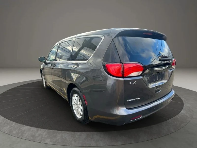 2017 Chrysler - Image 6 of 12