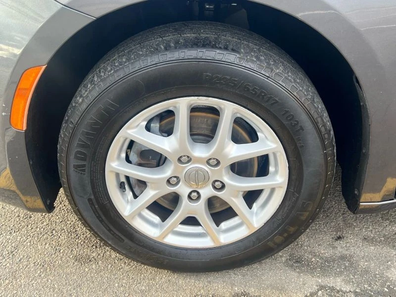 2017 Chrysler - Image 11 of 12