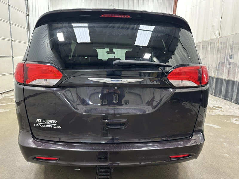 2017 Chrysler - Image 15 of 21