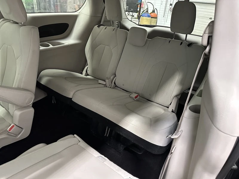 2017 Chrysler - Image 12 of 21