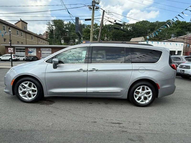2017 Chrysler - Image 4 of 12