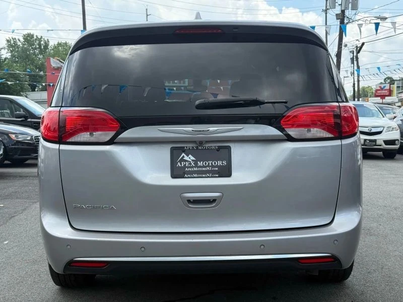 2017 Chrysler - Image 6 of 12