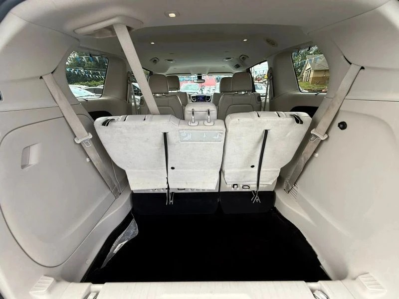 2017 Chrysler - Image 11 of 12