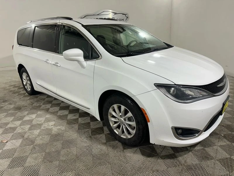 2017 Chrysler - Image 9 of 12