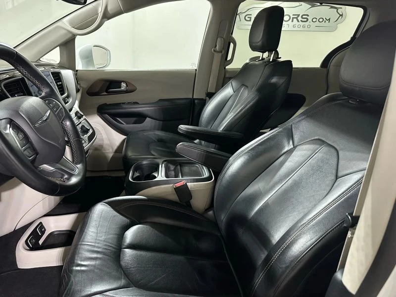 2017 Chrysler - Image 11 of 12
