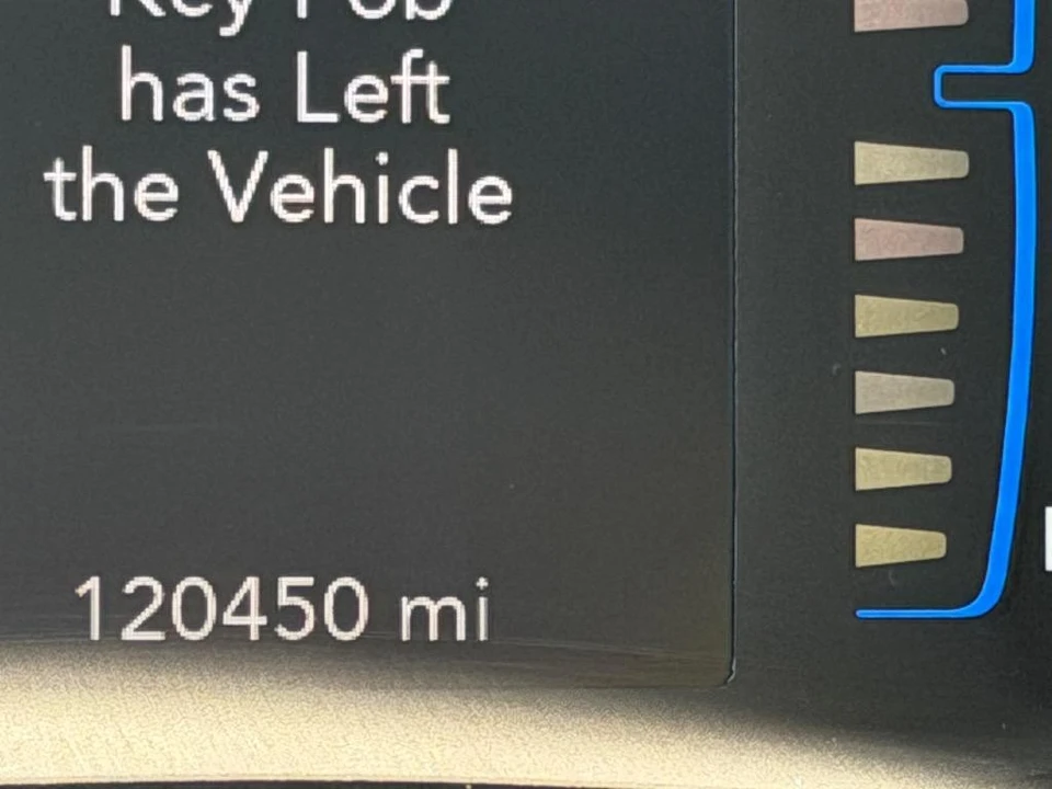 2017 Chrysler - Image 10 of 21