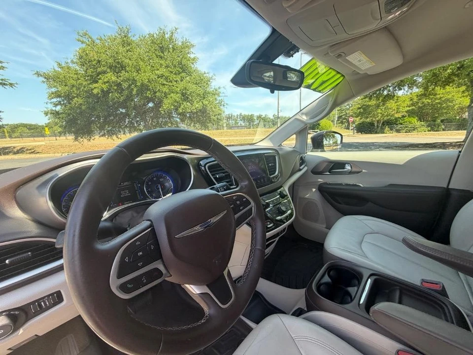 2017 Chrysler - Image 6 of 21