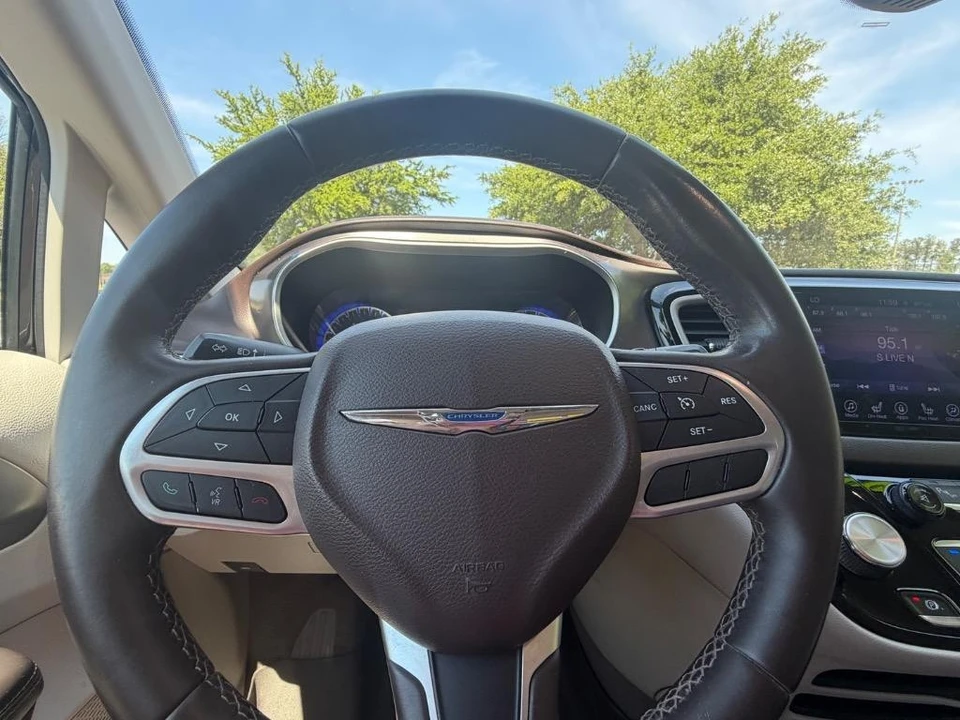 2017 Chrysler - Image 9 of 21