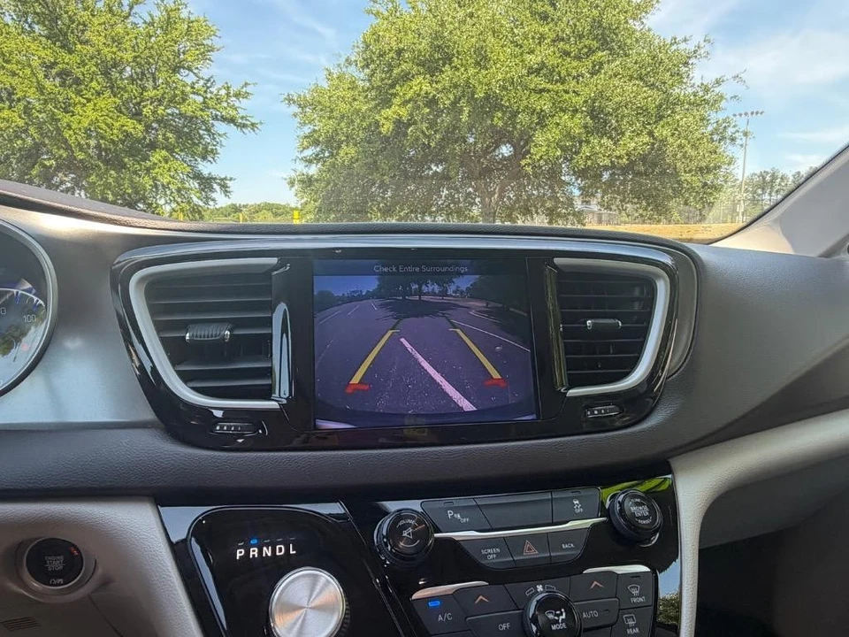 2017 Chrysler - Image 12 of 21