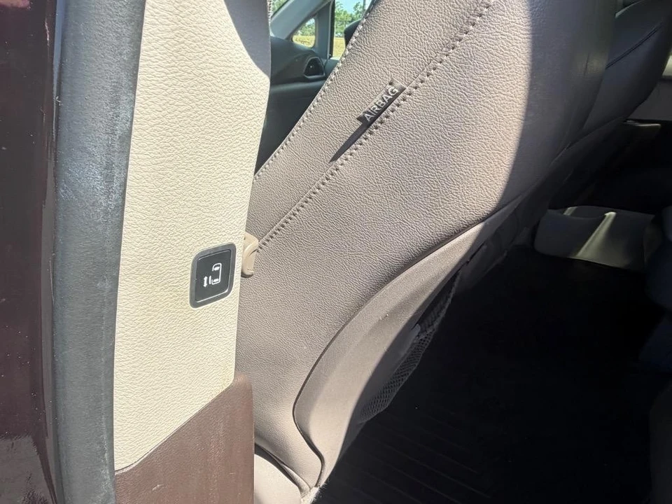2017 Chrysler - Image 19 of 21