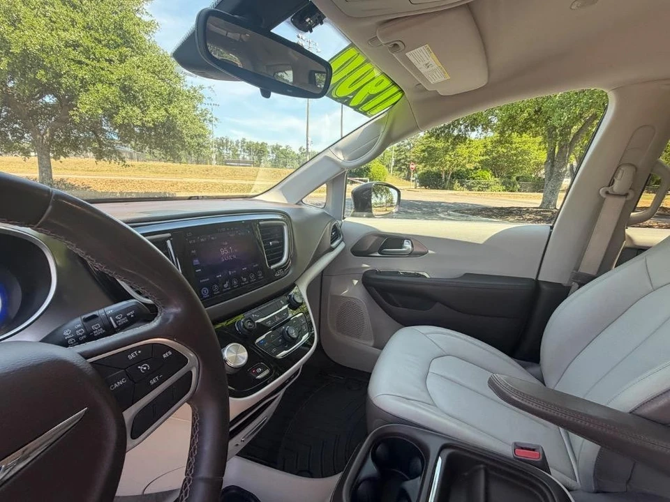 2017 Chrysler - Image 8 of 21