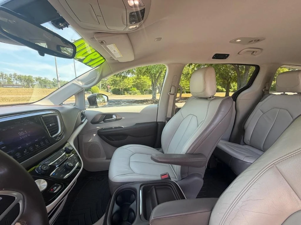 2017 Chrysler - Image 7 of 21