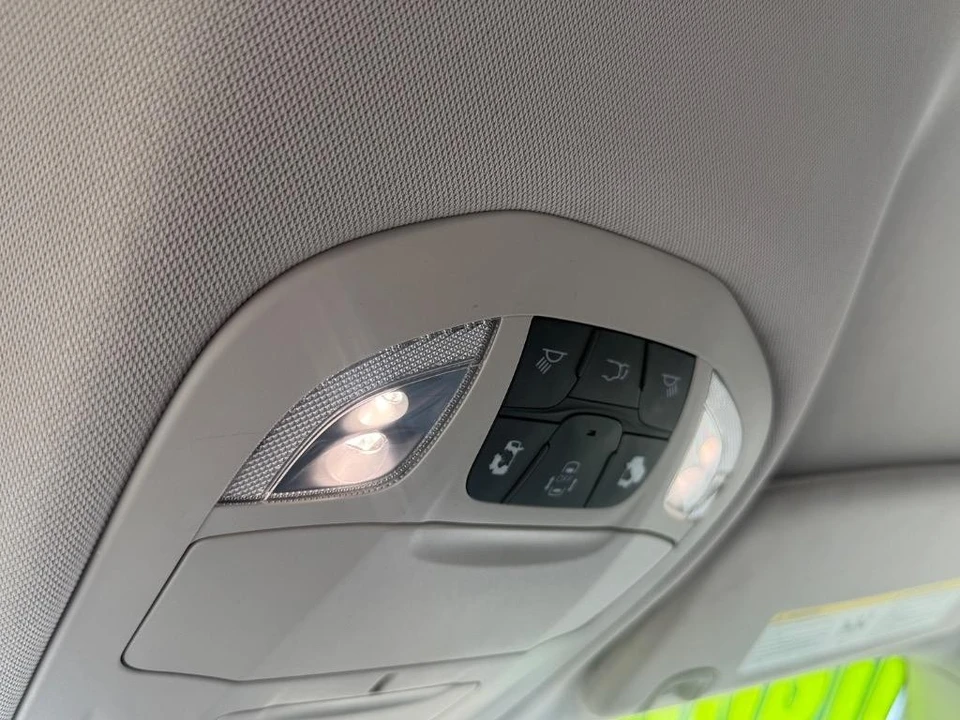2017 Chrysler - Image 16 of 21