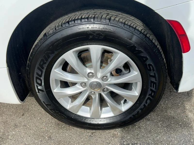 2017 Chrysler - Image 11 of 12