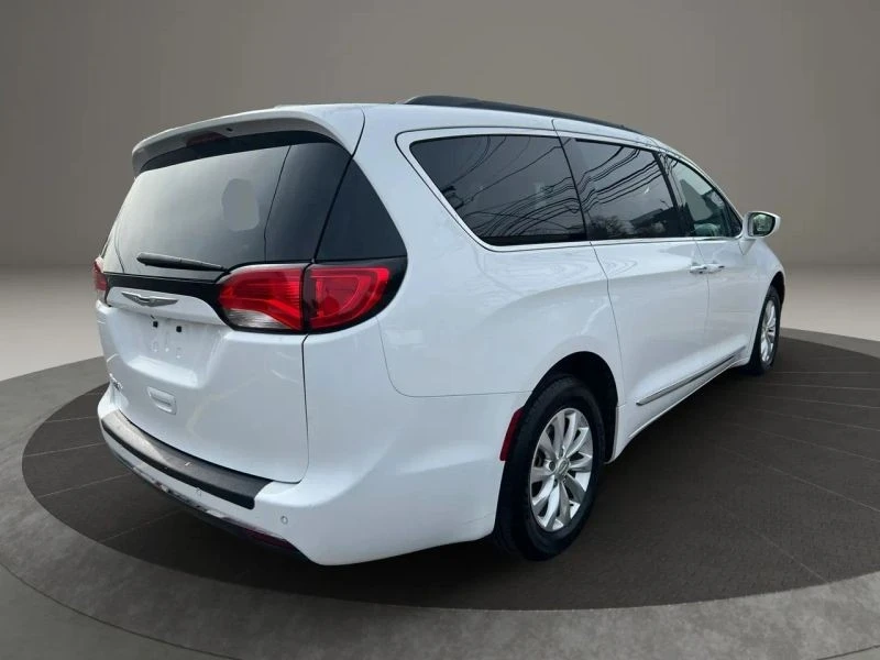 2017 Chrysler - Image 5 of 12