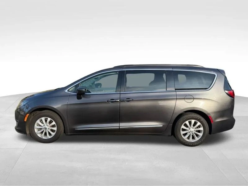 2017 Chrysler - Image 2 of 12