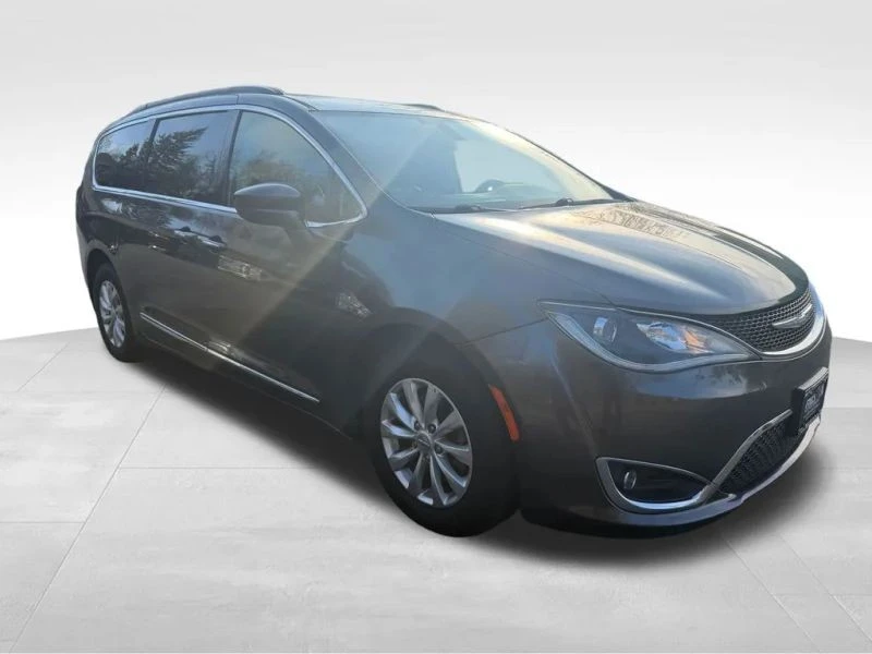 2017 Chrysler - Image 10 of 12