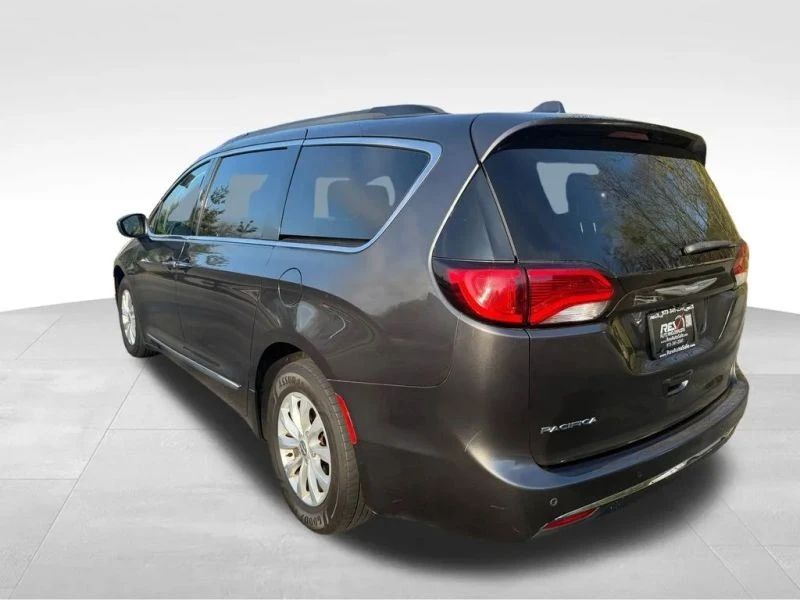 2017 Chrysler - Image 4 of 12