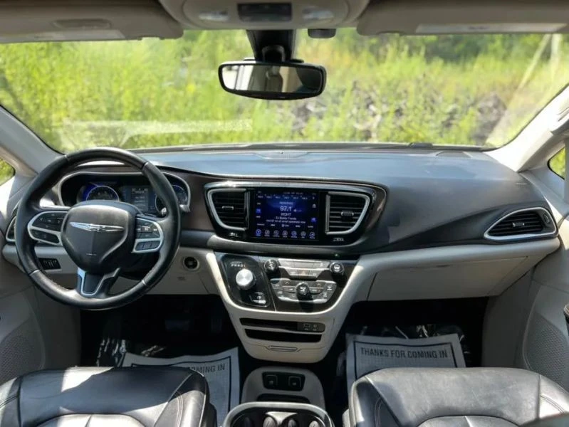 2017 Chrysler - Image 10 of 12
