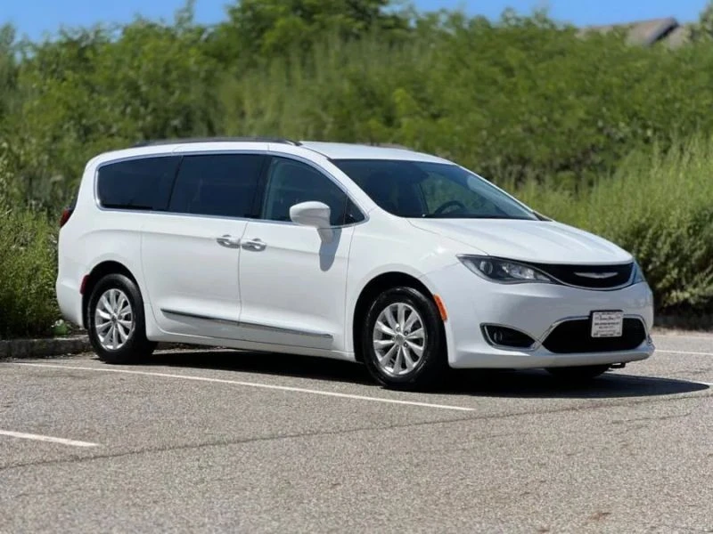 2017 Chrysler - Image 2 of 12