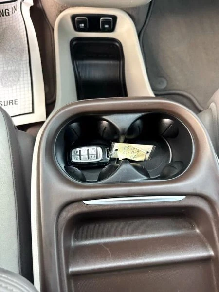 2017 Chrysler - Image 12 of 12