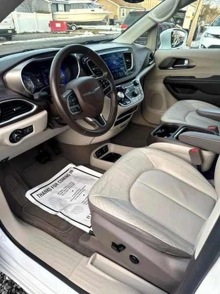 2017 Chrysler - Image 9 of 12