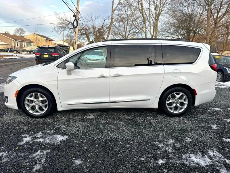2017 Chrysler - Image 2 of 12