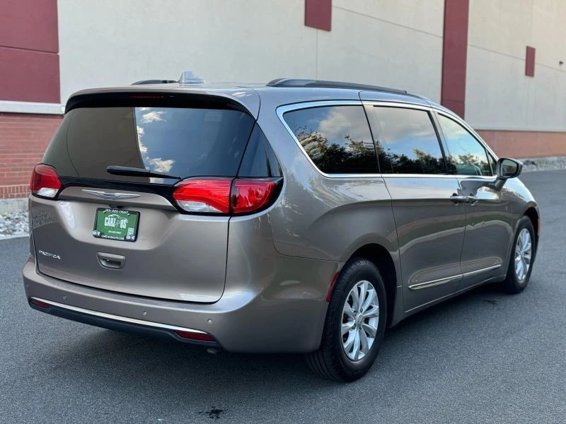 2017 Chrysler - Image 5 of 12
